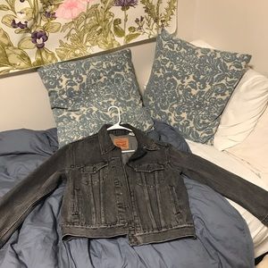 Medium Levi’s Black Denim Jacket